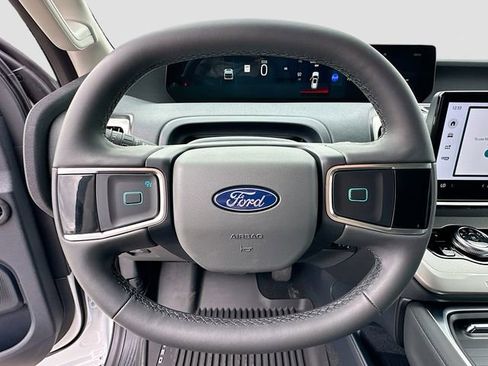 New 2026 Ford Expedition Active image 7