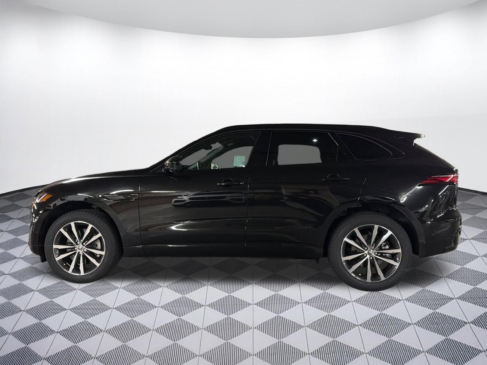 New 2026 Jaguar F-PACE R-Dynamic S AWD/4WD image 2