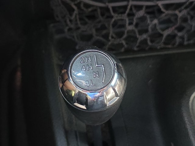 Used 2017 Jeep Wrangler Unlimited Sahara AWD/4WD image 25