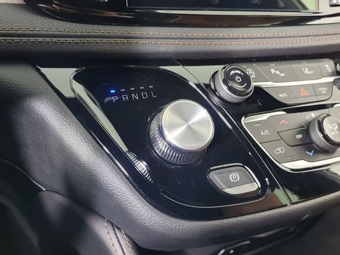 New 2026 Chrysler Pacifica Pinnacle image 23