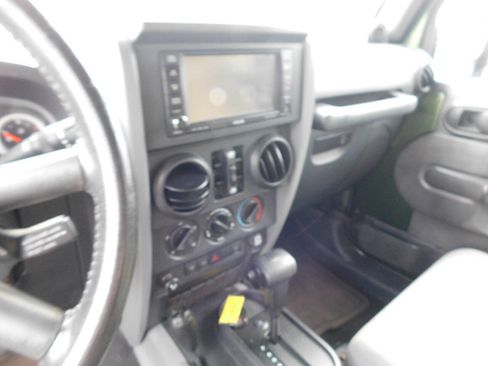Used 2009 Jeep Wrangler Unlimited Rubicon w/ Trailer Tow Group AWD/4WD image 36