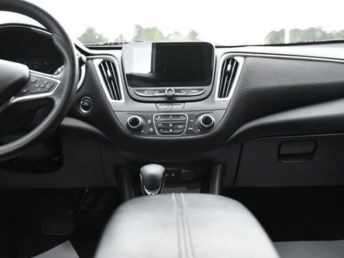 Used 2024 Chevrolet Malibu LT FWD image 11