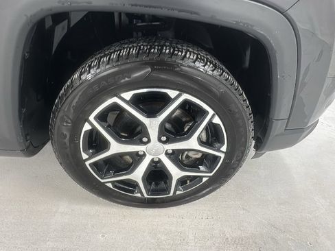 Used 2024 Jeep Compass Limited image 9