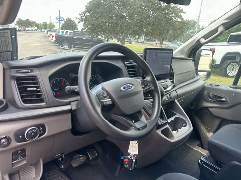 Used 2023 Ford Transit 350 XLT RWD image 19