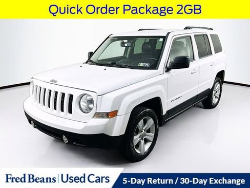 Used 2014 Jeep Patriot Latitude AWD/4WD image 4