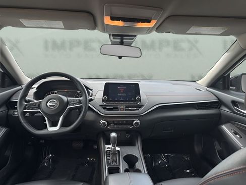 Used 2021 Nissan Altima 2.5 SR FWD image 12