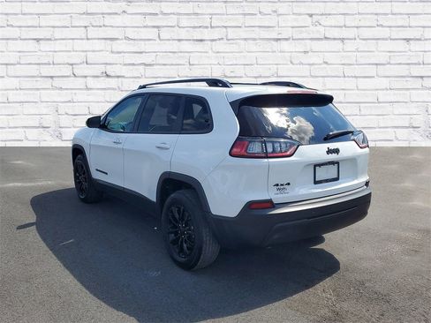 Used 2023 Jeep Cherokee Altitude Lux image 3
