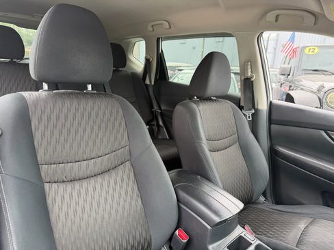 Used 2017 Nissan Rogue SV FWD image 9
