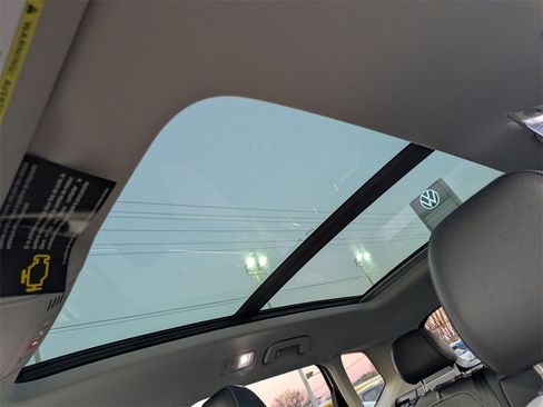 New 2026 Volkswagen Taos SE image 20