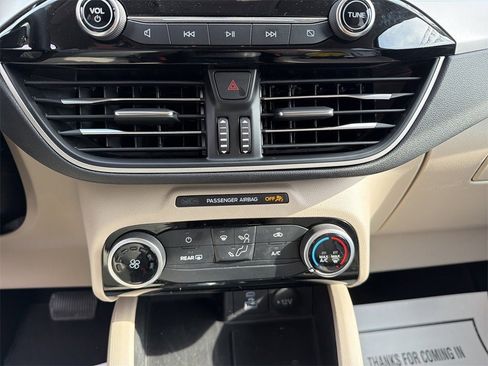 Used 2022 Ford Escape SE image 21