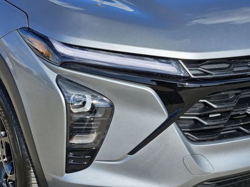 New 2026 Chevrolet Trax LT w/ Driver Confidence Package FWD image 10