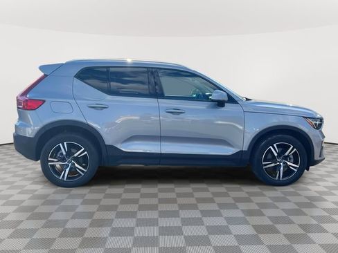 Used 2023 Volvo XC40 B5 Core AWD/4WD image 5