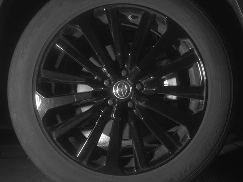 Used 2025 Toyota Highlander XSE image 13