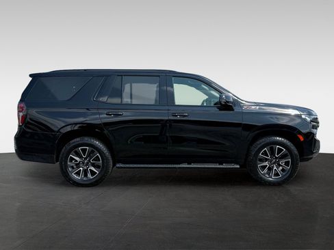 Used 2021 Chevrolet Tahoe Z71 w/ Luxury Package AWD/4WD image 4
