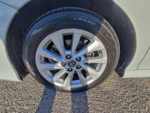 Used 2022 Toyota Camry LE image 17