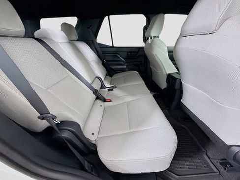 New 2026 Toyota 4Runner SR5 AWD/4WD image 25