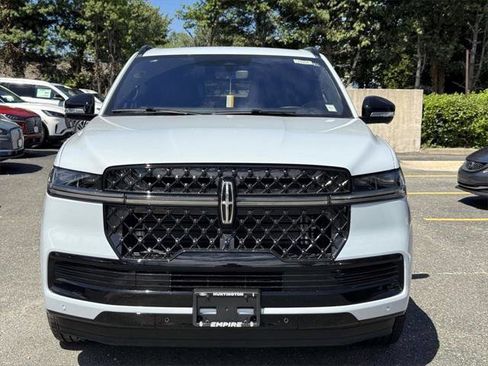 New 2025 Lincoln Navigator L Reserve w/ Jet Appearance Package image 2