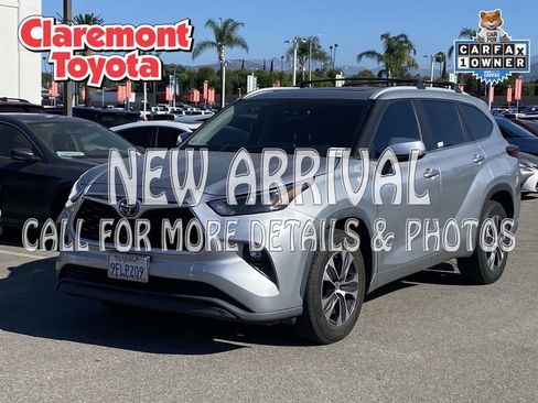 Used 2023 Toyota Highlander XLE FWD image 1