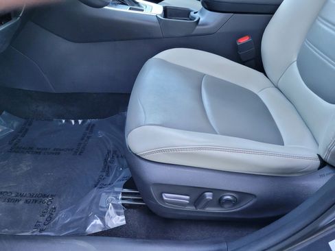 Used 2021 Toyota RAV4 XLE Premium image 23