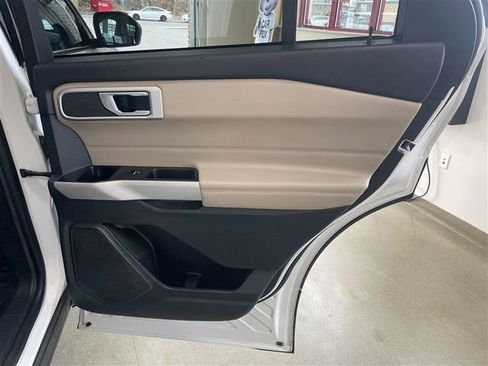 Used 2022 Ford Explorer XLT w/ Equipment Group 202A image 26