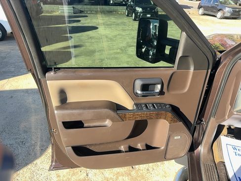 Used 2016 Chevrolet Silverado 3500 LT w/ LT Convenience Package image 12