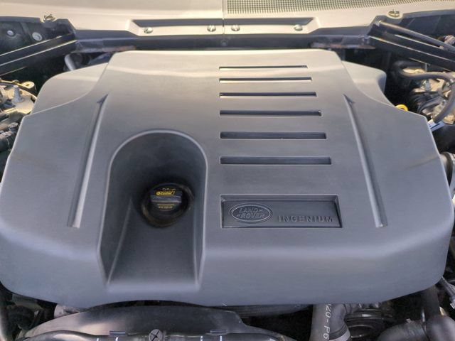 Used 2024 Land Rover Defender 130 X-Dynamic SE AWD/4WD image 20
