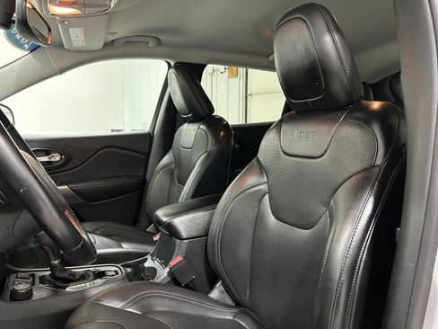 Used 2020 Jeep Cherokee Limited AWD/4WD image 27
