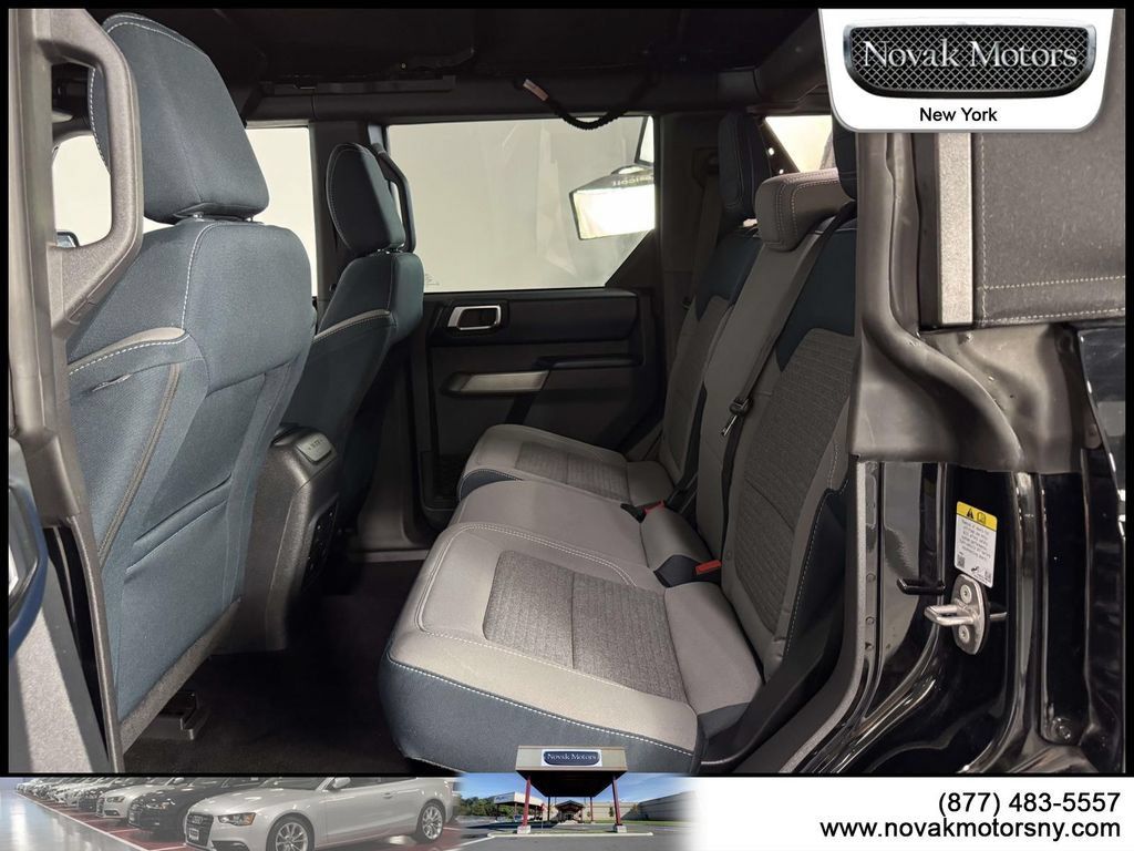 Used 2023 Ford Bronco Outer Banks AWD/4WD image 13