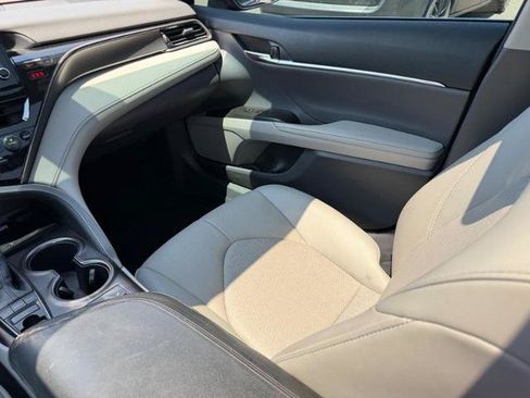 Used 2022 Toyota Camry XSE FWD image 18