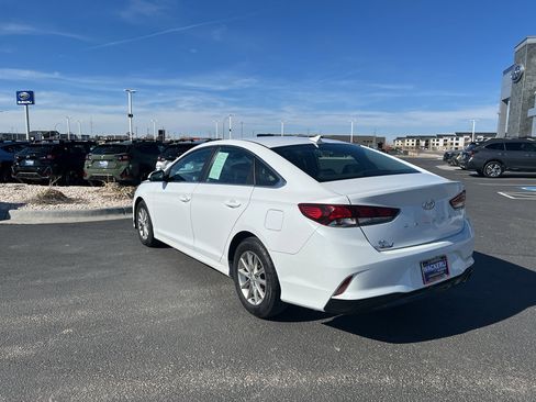 Used 2018 Hyundai Sonata SE image 3