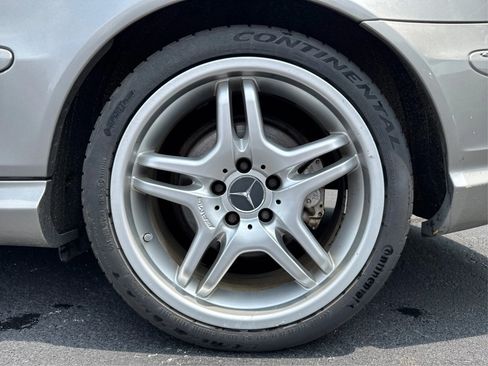 Used 2009 Mercedes-Benz CLK 550 Coupe image 14