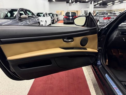 Used 2011 BMW M3 Coupe RWD image 13