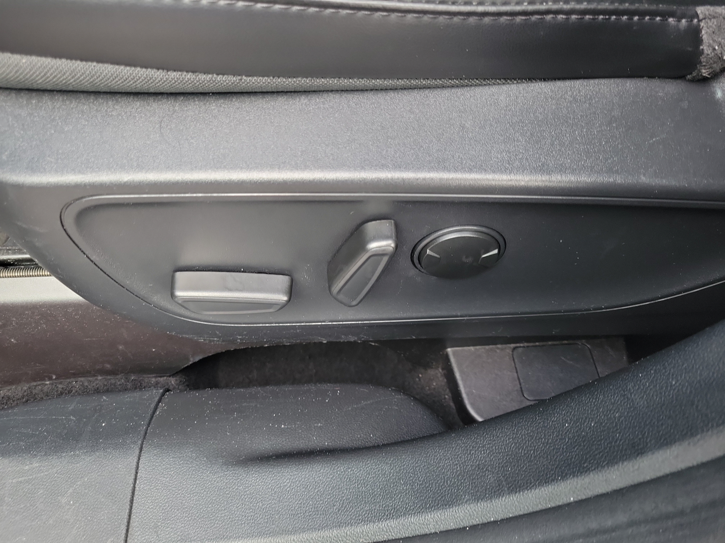 Used 2025 Ford Escape ST-Line Select AWD/4WD image 20