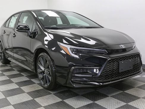 New 2026 Toyota Corolla SE image 2