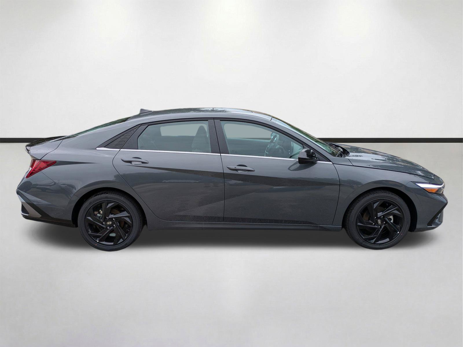 New 2026 Hyundai Elantra SEL Sport Premium FWD image 3