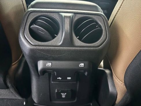 Used 2020 Jeep Wrangler Unlimited Rubicon AWD/4WD image 10