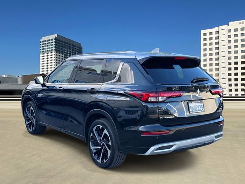 Used 2024 Mitsubishi Outlander SEL image 3