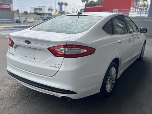 Used 2013 Ford Fusion SE FWD image 3