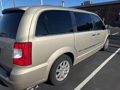 Used 2016 Chrysler Town & Country Touring w/ Driver Convenience Group