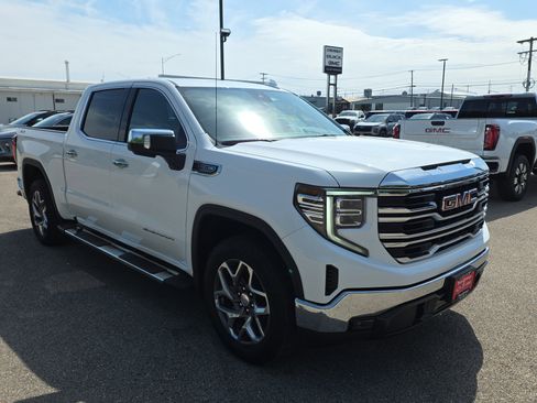 Used 2023 GMC Sierra 1500 SLT w/ SLT Premium Package AWD/4WD image 2