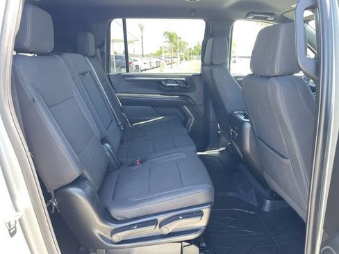 Used 2025 Chevrolet Suburban LS RWD image 26