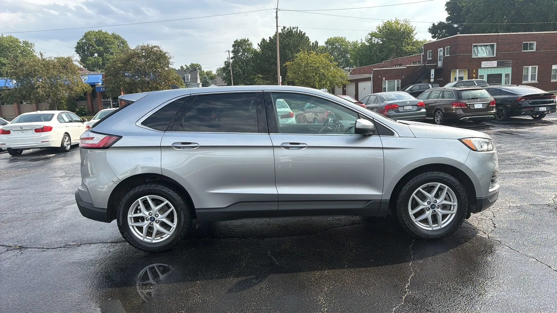 Used 2021 Ford Edge SEL FWD image 4