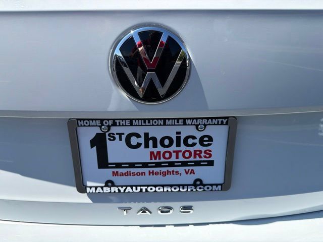 Used 2023 Volkswagen Taos SE w/ Black Wheel Package FWD image 33