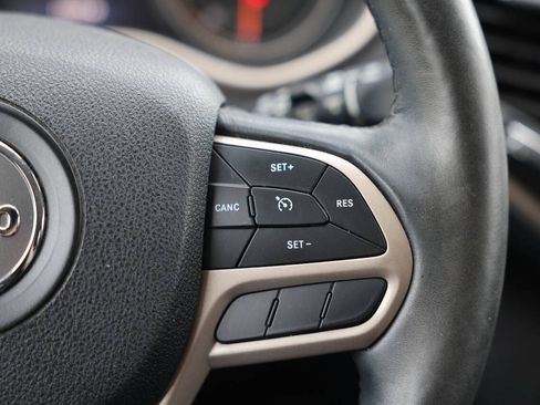 Used 2017 Jeep Cherokee Limited AWD/4WD image 21