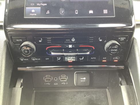 Used 2023 Jeep Grand Cherokee L Laredo AWD/4WD image 20
