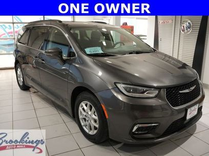 Used 2022 Chrysler Pacifica Touring-L