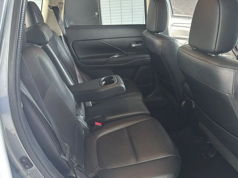 Used 2016 Mitsubishi Outlander SEL AWD/4WD image 13