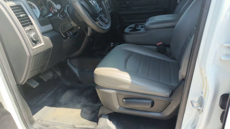 Used 2018 RAM 2500 Tradesman w/ Chrome Appearance Group AWD/4WD image 9