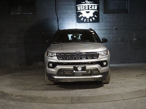 Used 2023 Jeep Compass Limited AWD/4WD image 9