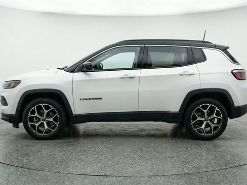 Used 2025 Jeep Compass Limited image 5